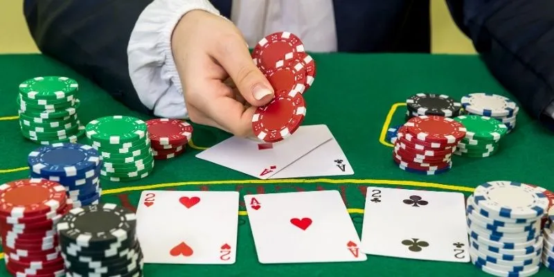                                                   Giá trị của bài cù lũ trong poker